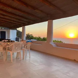 Casa vacanze Lino E Iolanda, Pollara